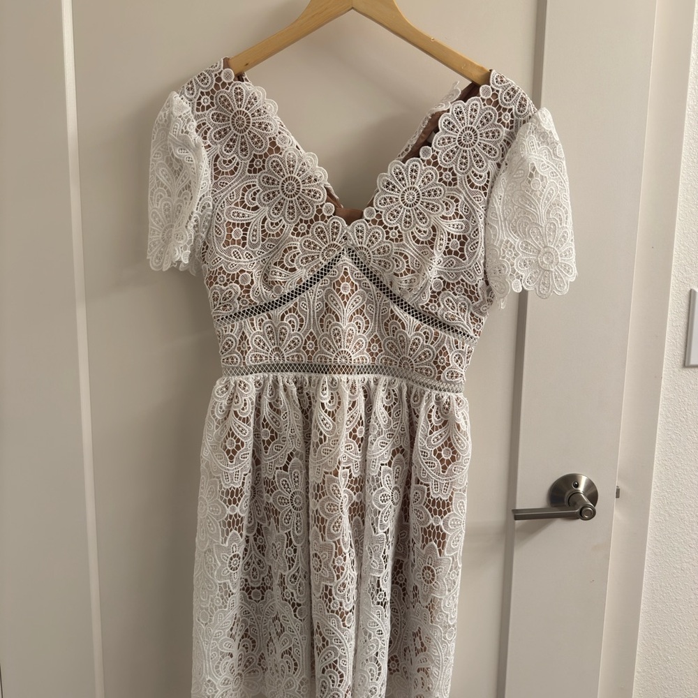 Elegant White Lace Dress